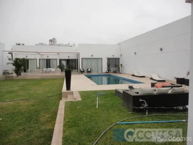 Residencia Exclusiva en Urbanización El Golf - 1