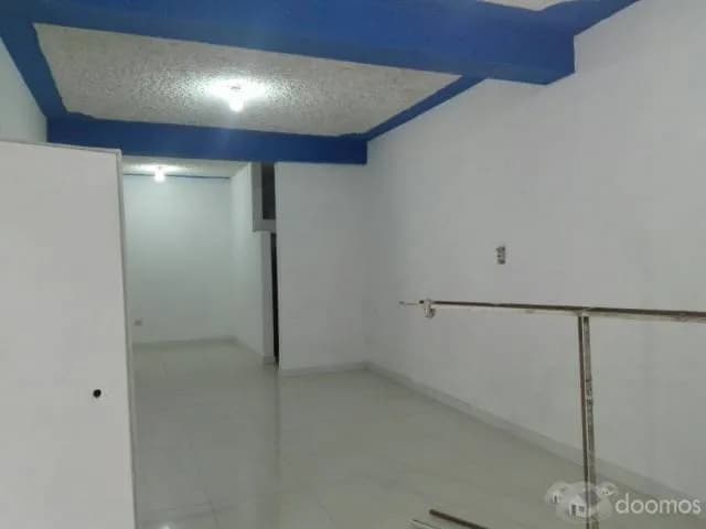 Casa 4 pisos con 2 tiendas zona comercial Sicuani - 1