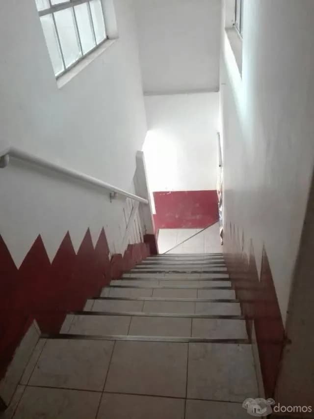 Casa 4 pisos con 2 tiendas zona comercial Sicuani - 2