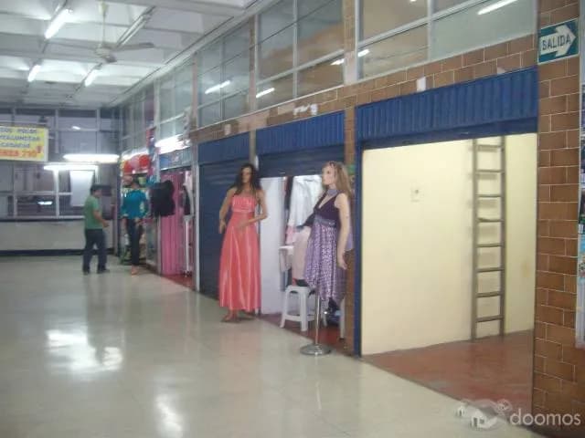 Tienda en Venta en zona comercial de Jesús María - 1