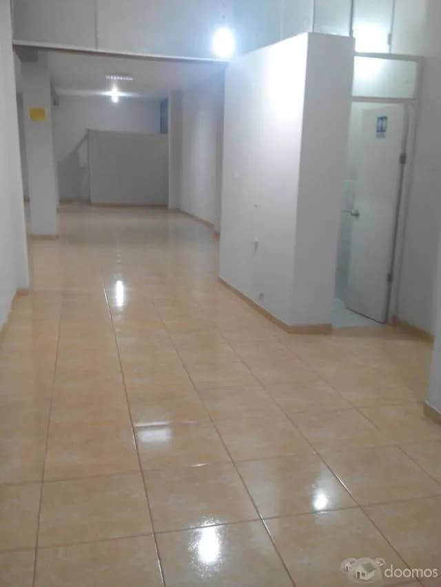 LOCAL COMERCIAL 180 MT2, IMPECABLE - 1