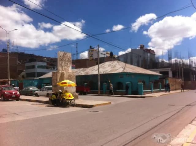 Se vende casa en la mejor zona residencial y céntrica de Juliaca ideal para Constructoras - 1
