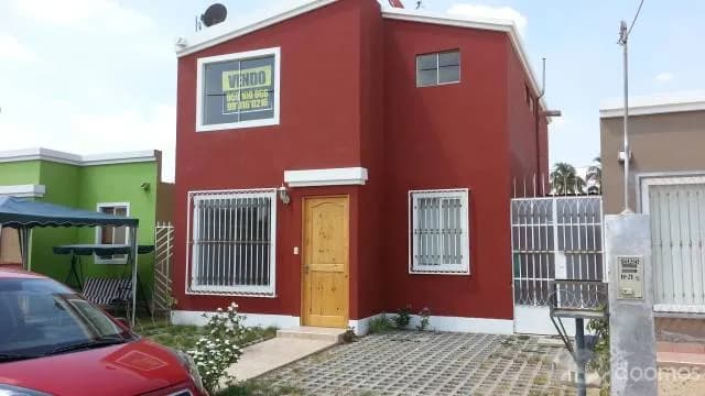 REMATO CASA REMODELADA EN URB. MONTE VERDE - 1