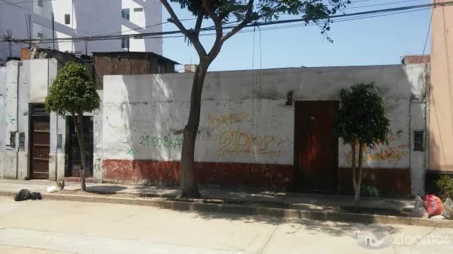 SE VENDE PROPIEDAD A VALOR DE TERRENO - BREÑA - 1