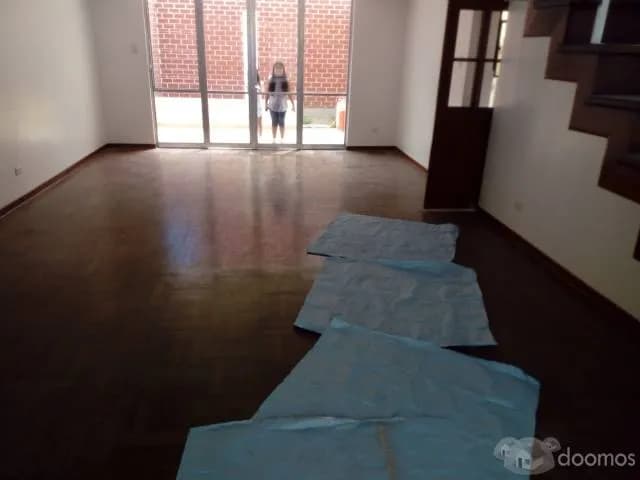 ALQUILO CASA AMPLIA TODA REMODELADA DE 2 PISOS DE 160MTRS. S/ 4,000.00 SOLES - 1