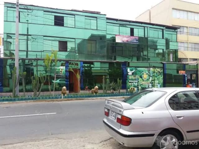 Edificio de tres pisos - 1