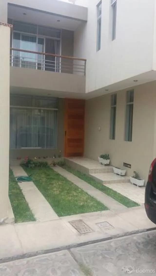 VENDO CASA EN CONDOMINIO - POCOLLAY - 1