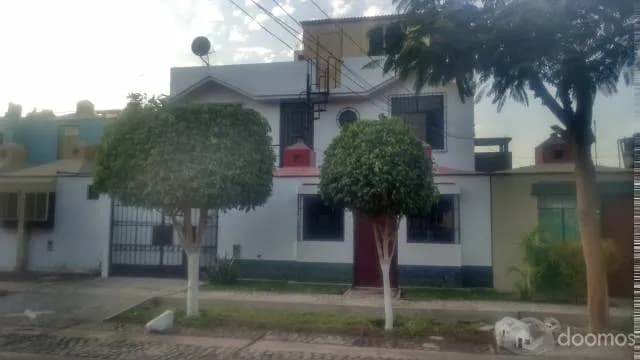 VENDO CASA EN EL RESIDENCIAL LOS FICUS DE LUREN . ICA - 1