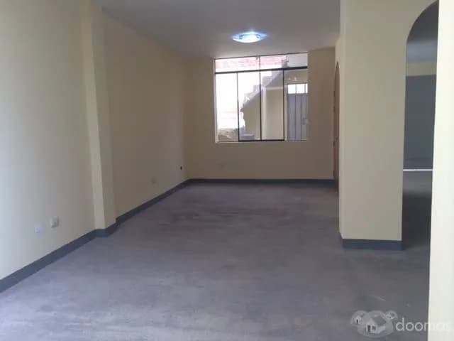 CASA AMPLIA EN ALQUILER - 1