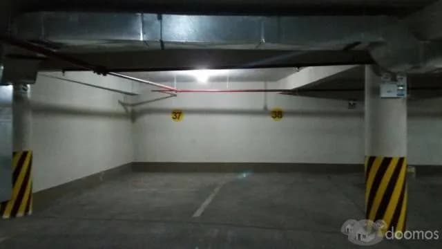Alquilo 2 Estacionamientos $120c/u ubicados dentro de edificio - 2