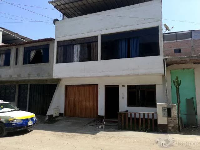 VENDO AMPLIA Y MODERNA CASA EN VILLA EL SALVADOR. INCLUYE UN DEPARTAMENTO INTERIOR $130,000 - 1