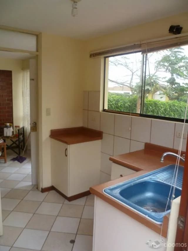 Financiamiento disponible,con una inicial 30%casa 5 dormitorios.como nueva lista para entregarla. - 1