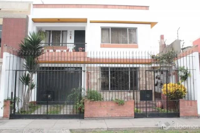 Casa en Venta - Cercado de Lima - 1