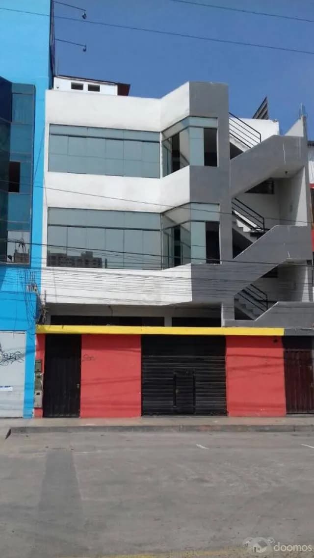 Pueblo Libre   Alquilo edificio o por pisos, con dos frentes   uno frente a Ipae y el otro frente a la  Av la Marina a una cuadra del Plaza San Miguel - 1