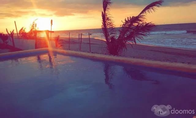 CASA CON PISCINA FRENTE AL MAR - 1