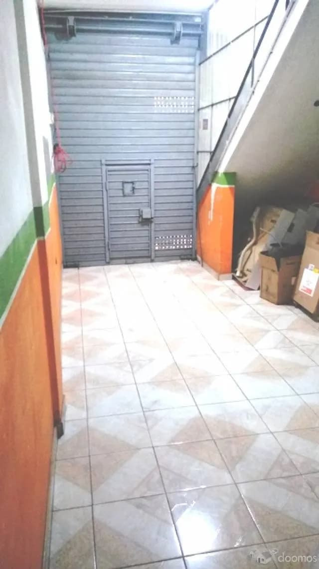 VENDO LOCAL COMERCIAL CON BUENA UBICACIÓN EN SJL - 1