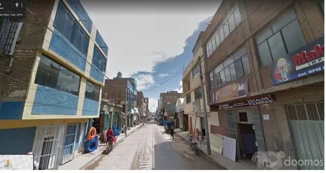 Vendo casa de tres pisos en cercado de Juliaca zona ferretera - 1