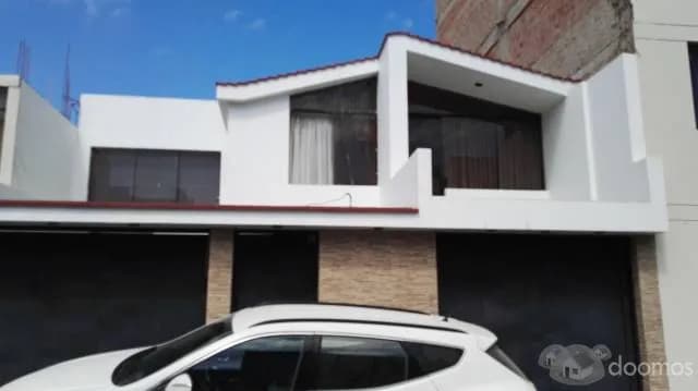 VENDO O ALQUILO AMPLIA Y COMODA CASA - 1