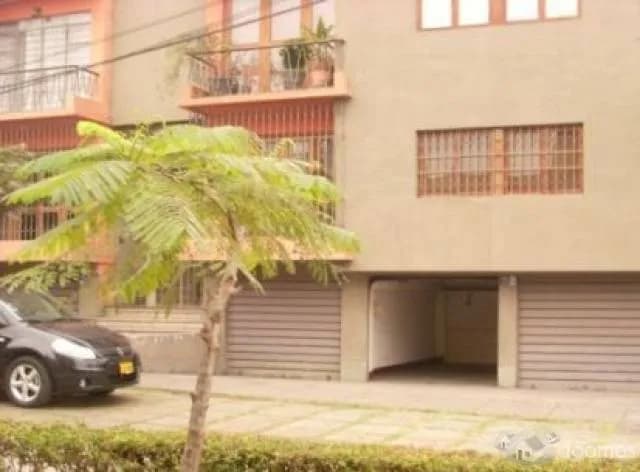 GARAJE EN SAN ISIDRO - CERCA AL CENTRO EMPRESARIAL Y FINANCIERO - INGRESO INDEPENDIENTE - 1