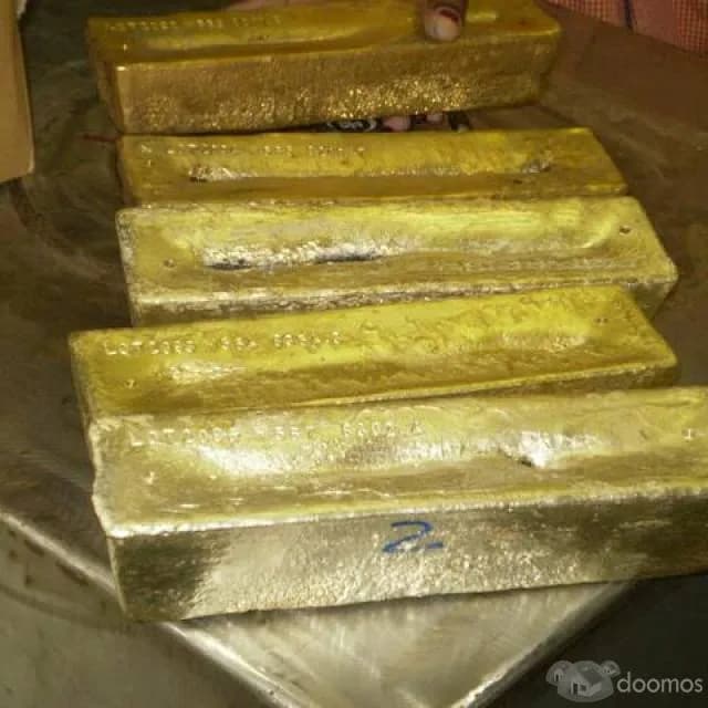 Barras de oro en la multitud para la venta - 1