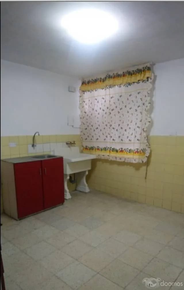 Alquiler de Departamento independiente 2° piso Frente a parque - 1