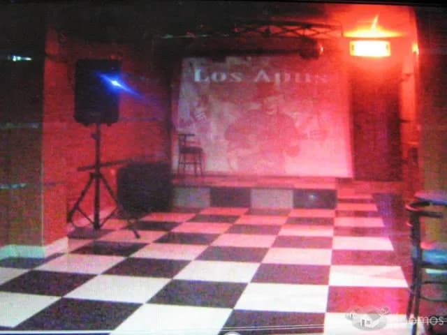 VENDO "HOSTAL CON COCHERA Y LOCAL COMERCIAL" AREA  200M2 4 PISOS CON TITULO DE PROPIEDAD - 1