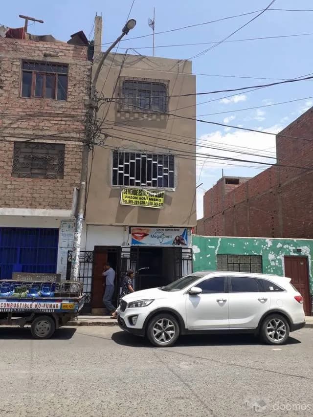 VENTA DE CASA Y LOCAL COMERCIAL, 4 PISOS URBANO - 1