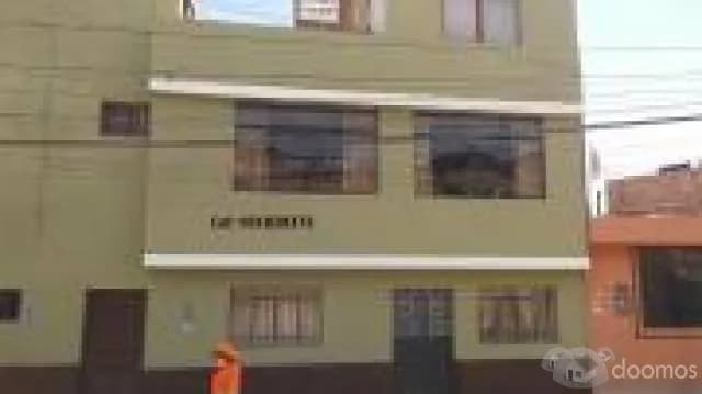 VENDO CASA DE 3 PISOS CENTRO DE MOQUEGUA - 1