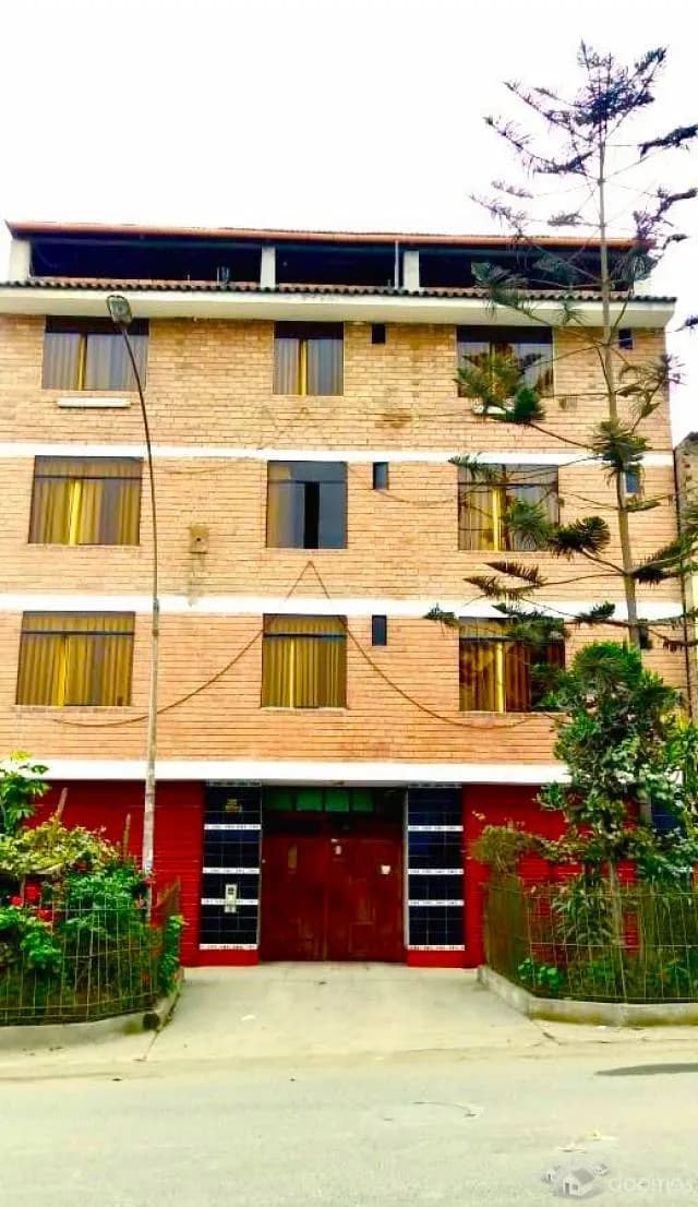 VENDO HOSTAL FUNCIONANDO POR JUBILACION - 1