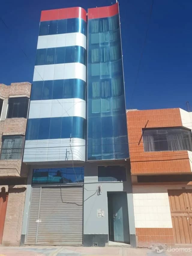 VENDO EDIFICIO DE 5 PISOS CONSTRUIDOS Y RESTAURANT POR ESTRENAR EN JULIACA - 1