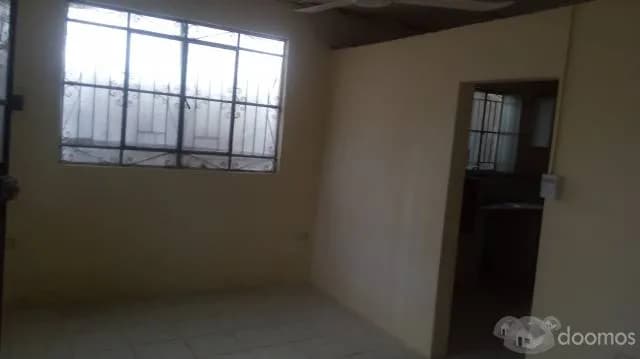 Vendo Casa semi noble - 1