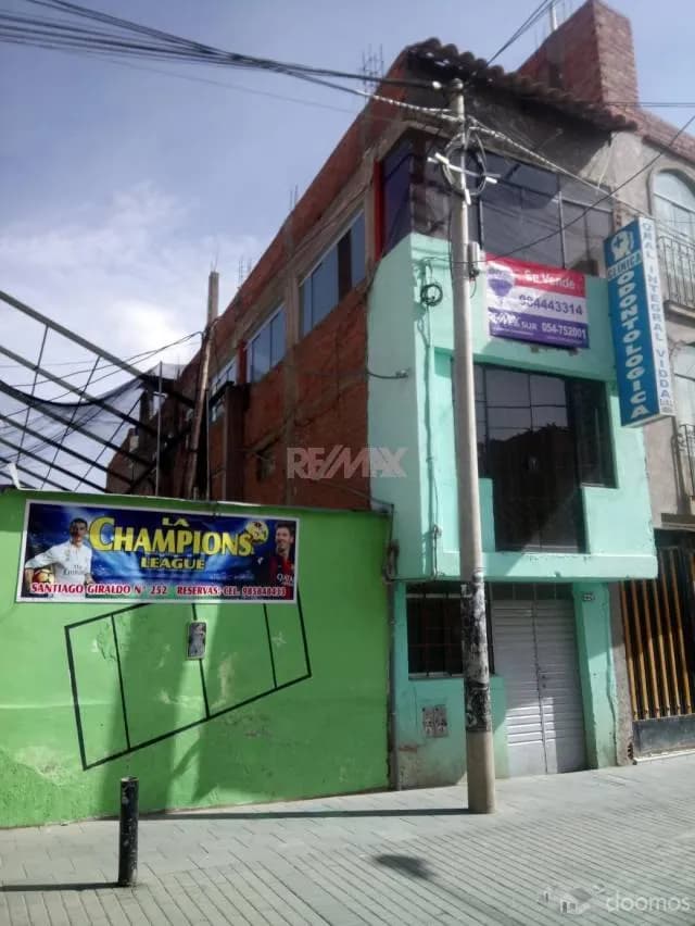 CASA VENTA EN EL CENTRO DE PUNO A 1 CUADRA DE PARQUE PINO - 1