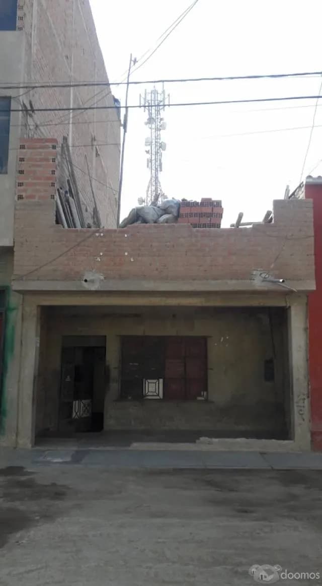 Casa en JLO muy cerca a Moshoqueque - 1