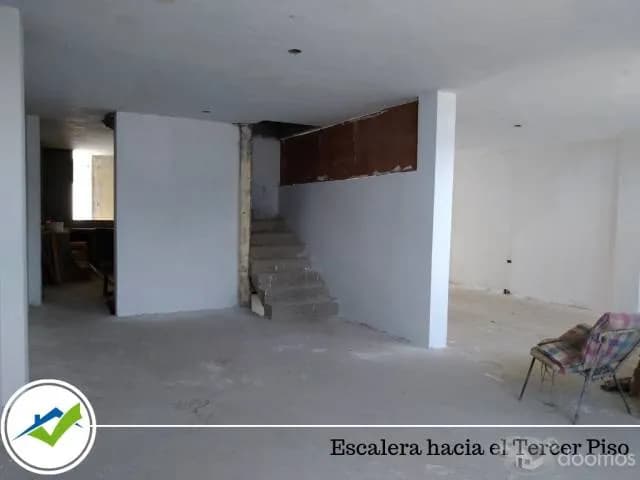 LOCAL DE TRES PISOS EN PAITA - CERCA A PLAZA VEA - 2