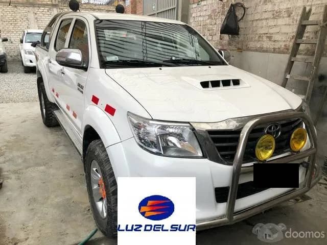 toyota hilux srv 2013 - 1