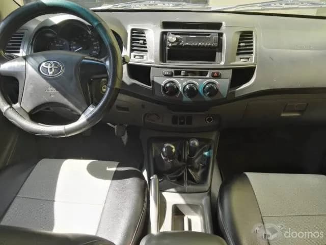 toyota hilux srv 2013 - 2