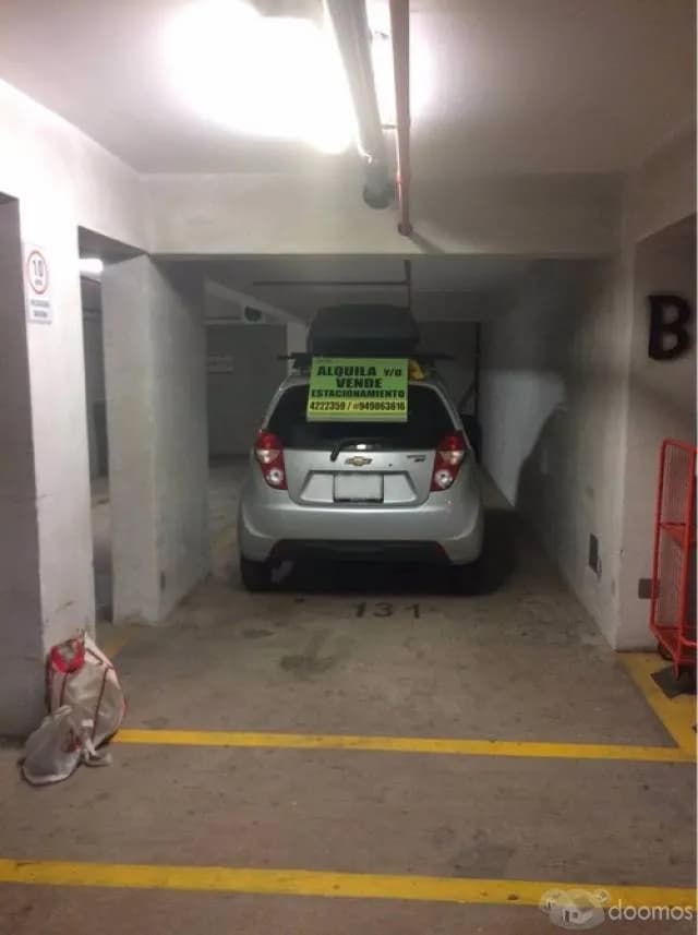 VENTA DE ESTACIONAMIENTO DOBLE EN SURCO - 1