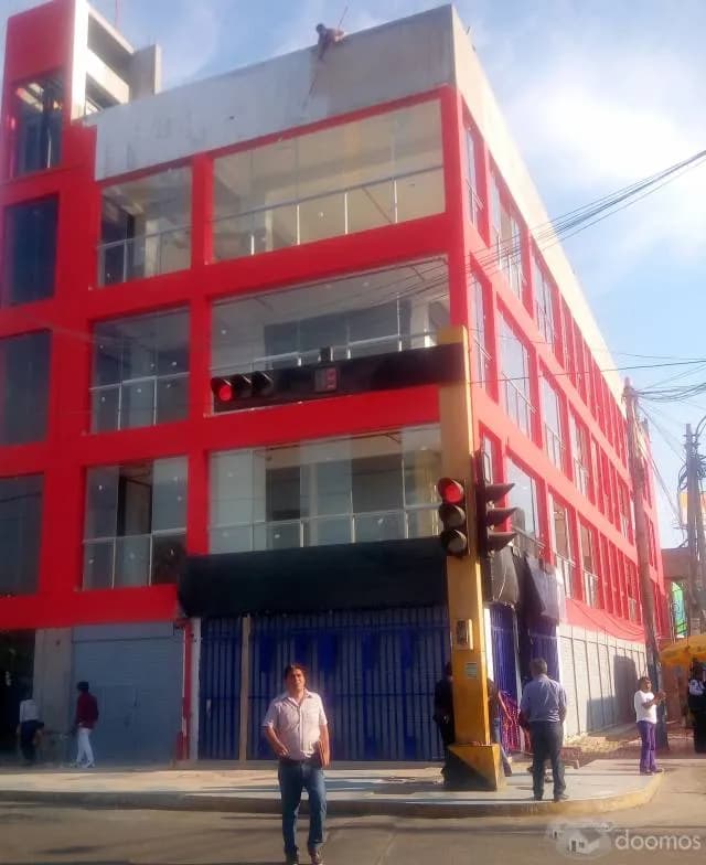 ALQUILER STAND COMERCIAL PLAZA DE ARMAS DE PISCO - 2