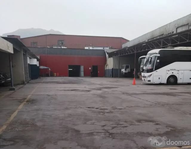 VENTA LOCAL INDUSTRIAL CON OFICINAS EN AV ARRIOLA - 1