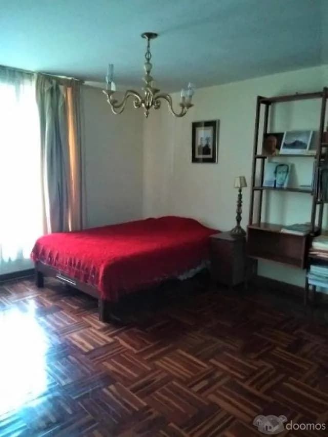 Linda Casa en Venta frente a parque en San Luis - 1