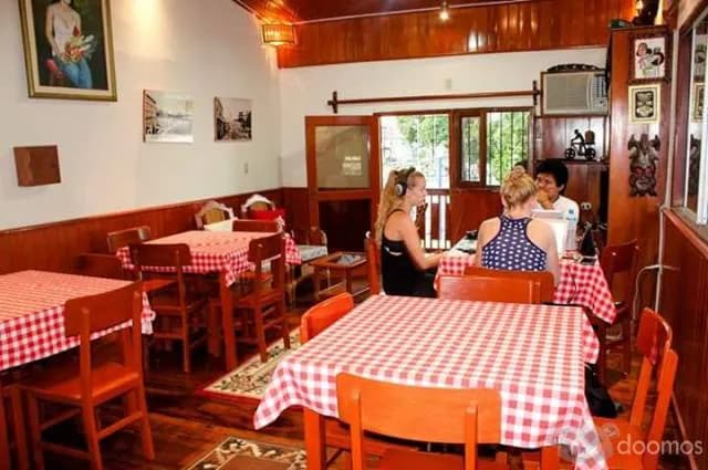 Restaurante con casa . Vista al río $ 185,000 con balcón, - 1