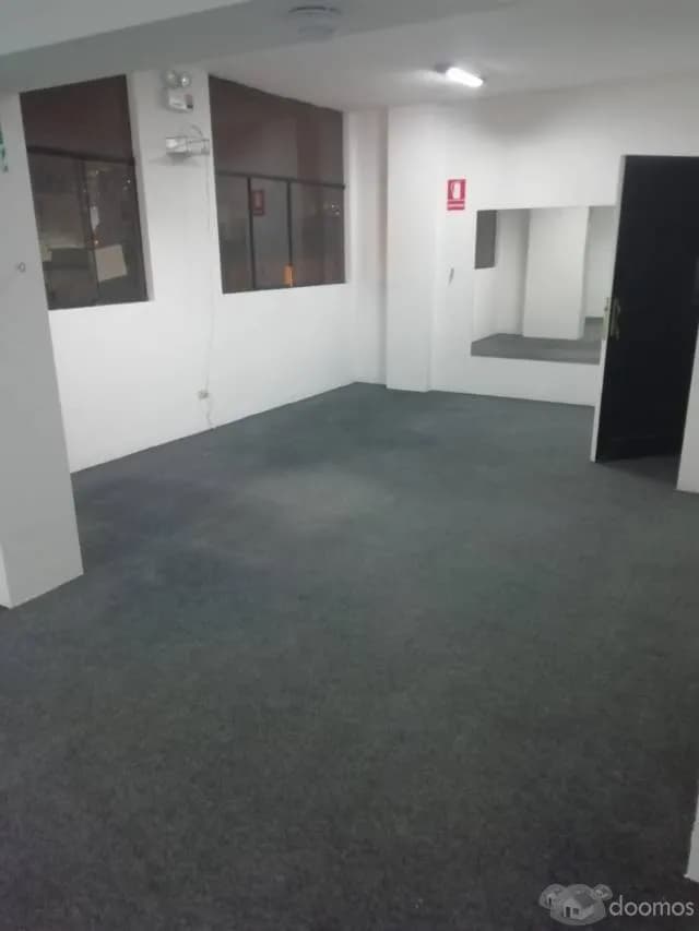 Alquiler de oficina de 60 mts2 en Surquillo - 1