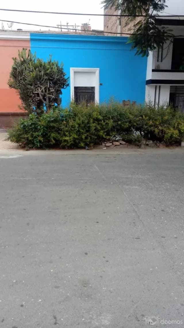 Venta de Inmueble - Casa como terreno - 1