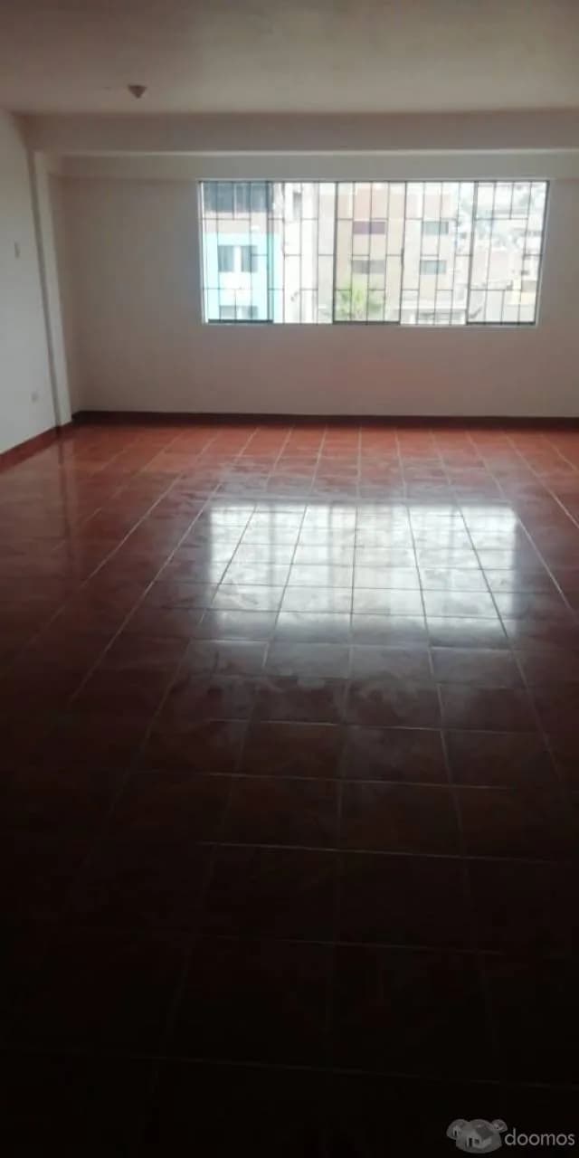 Alquilo Local Para Oficina, Consultorio O Vivienda - 1