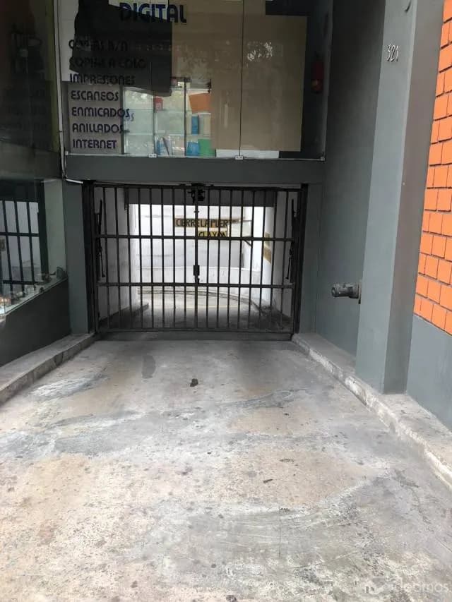 REMATO ESTACIONAMIENTO 10.35m² - 1