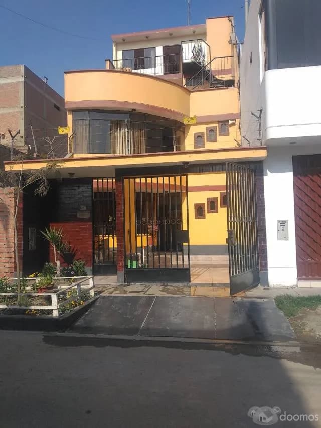 OCASIÓN VENDO CASA DE 4 PISOS CON UN MINI DEPARTAMENTO URBANIZACION SAN ANTONIO DE CARAPONGO - 1
