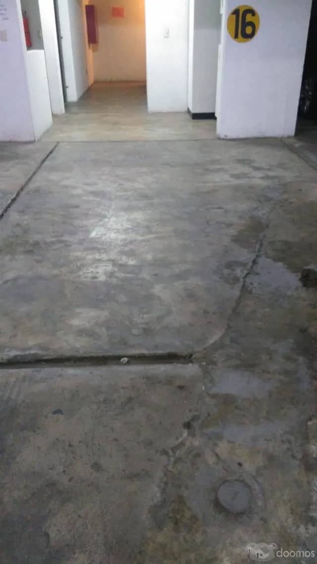 ALQUILO 2 COCHERAS INDEPENDIENTES EN MIRAFLORES - 1