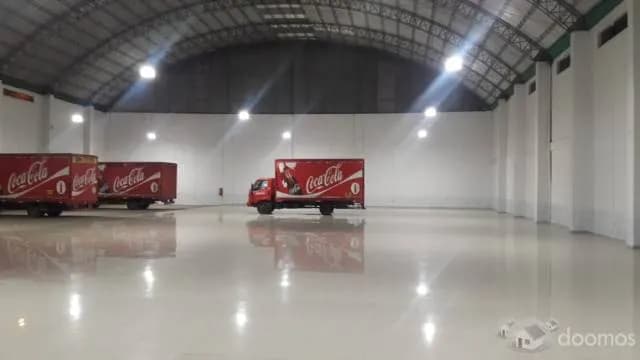 Alquilo Amplio Almacén - 1