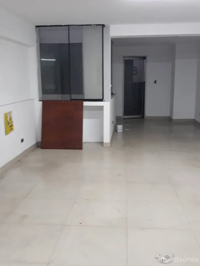 ALQUILO OFICINA A POCOS METROS DE PLAZA SAN MIGUEL - 1