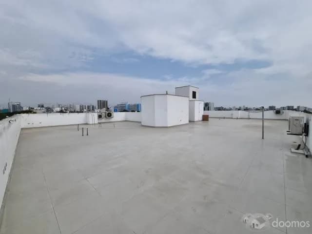 ALQUILER DE ESPACIO EN AZOTEA EN UN EDIFICIO COMERCIAL - 1